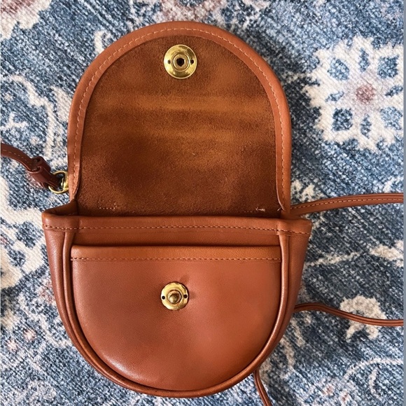 VINTAGE COACH British Tan Glovetanned Leather Mini Belt Bag / Crossbody Bag - Picture 9 of 15